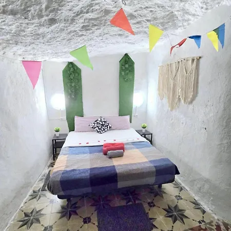 Casa Cueva Puerta Paterna