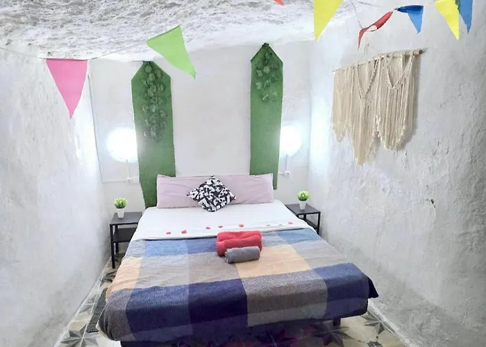 Casa Cueva Puerta Paterna