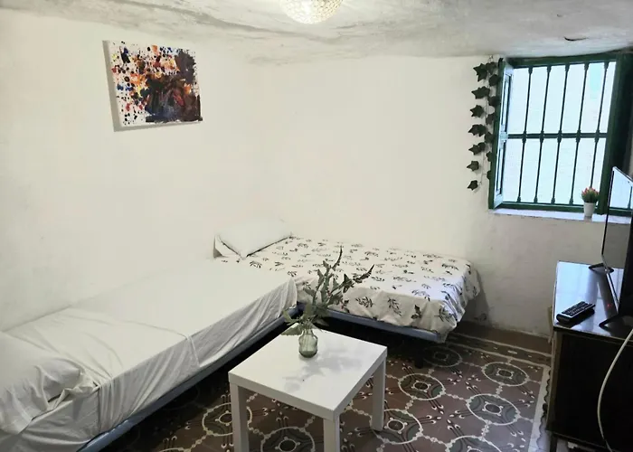 Casa Cueva Puerta Paterna